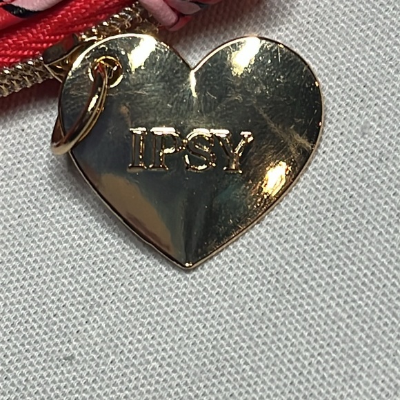 IPSY Hearts Glam Bag. - Picture 4 of 7